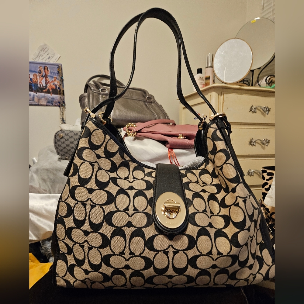 Coach Black and Cream Shoulder Bag